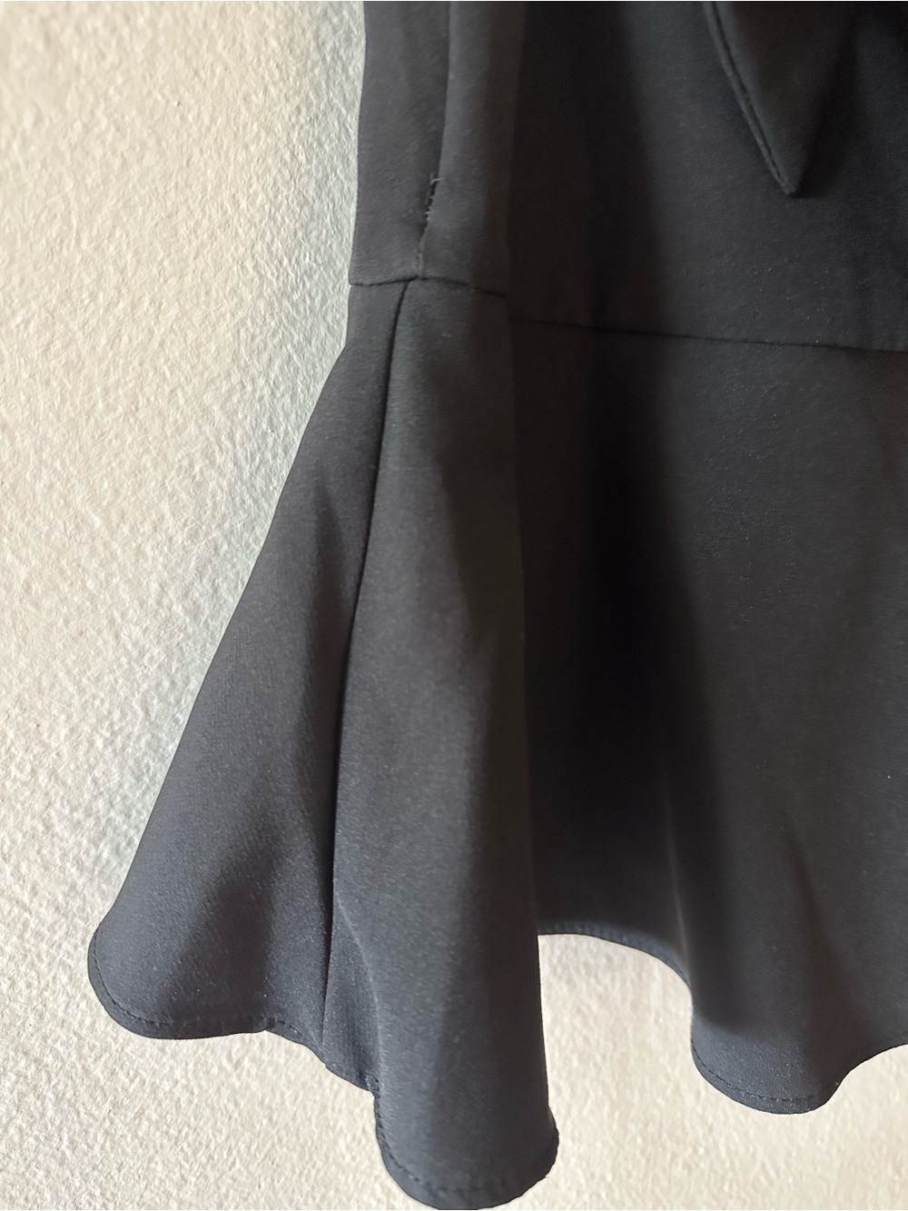 Black Zara skort, size extra small; it has a left-side closure and ties. - Picture 5 of 9